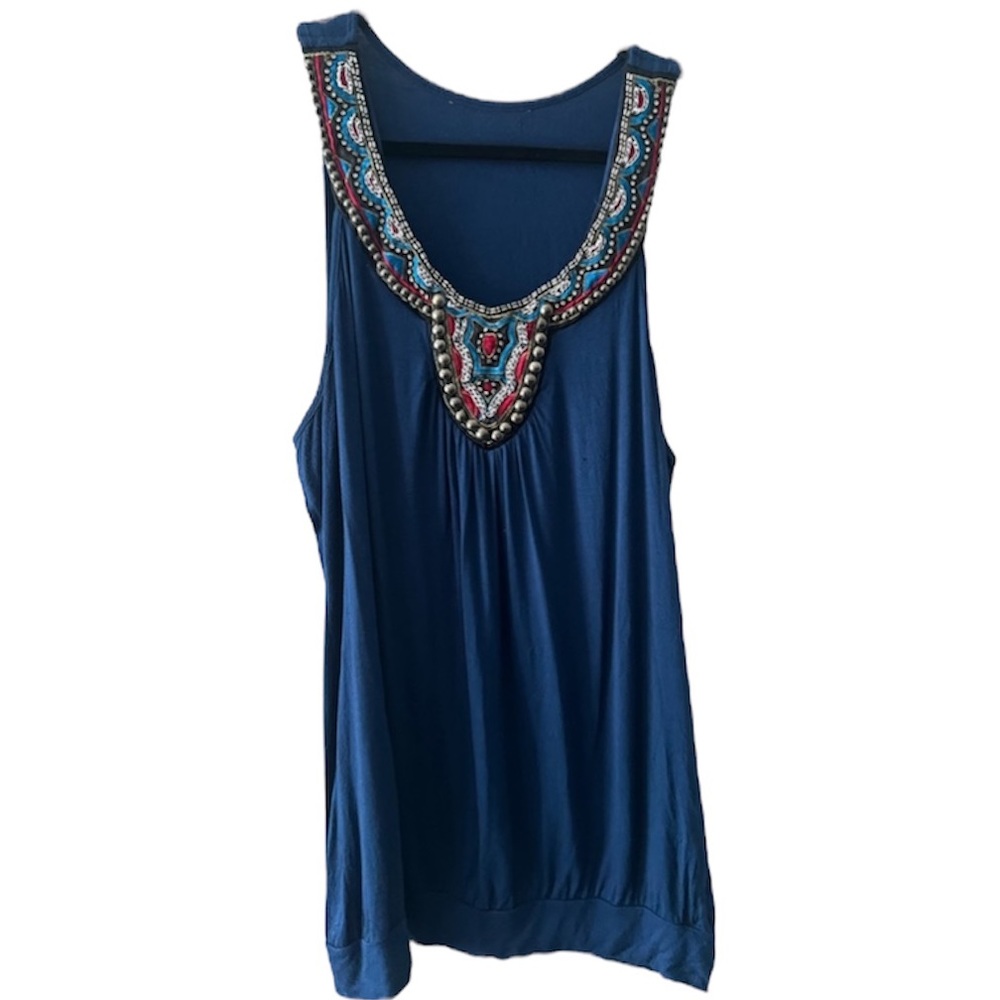 2/$10!! Forever21 Elegant tank top with neckline details